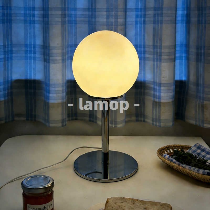 Desk Lamp - Настольная лампа Milky White Solid Globe